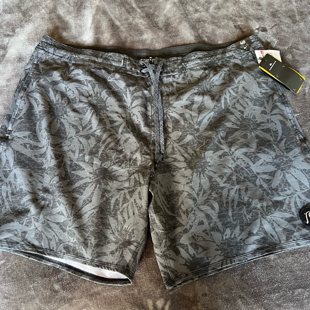 Quicksilver beach shorts size 40 waist